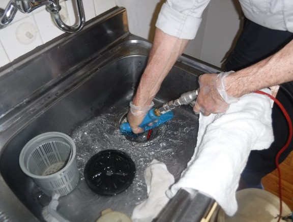 Same-Day Resolution of Apartment Drainpipe Clogs! Kitchen and Toilet Troubleshooting