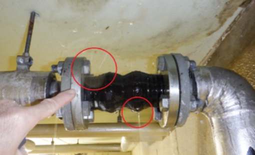 Water leak from the rubber flexible joint