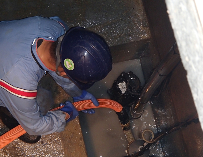 Drainage Tank Cleaning (Sewage Tanks, Graywater Tanks, Grease Traps, etc.)